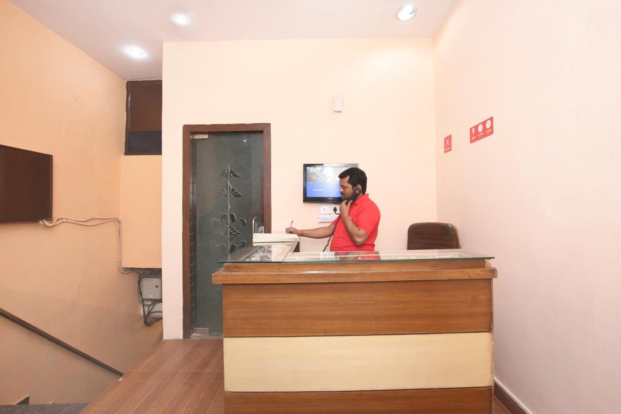 Super Hotel O Rajesh Palace Chandīgarh Dış mekan fotoğraf